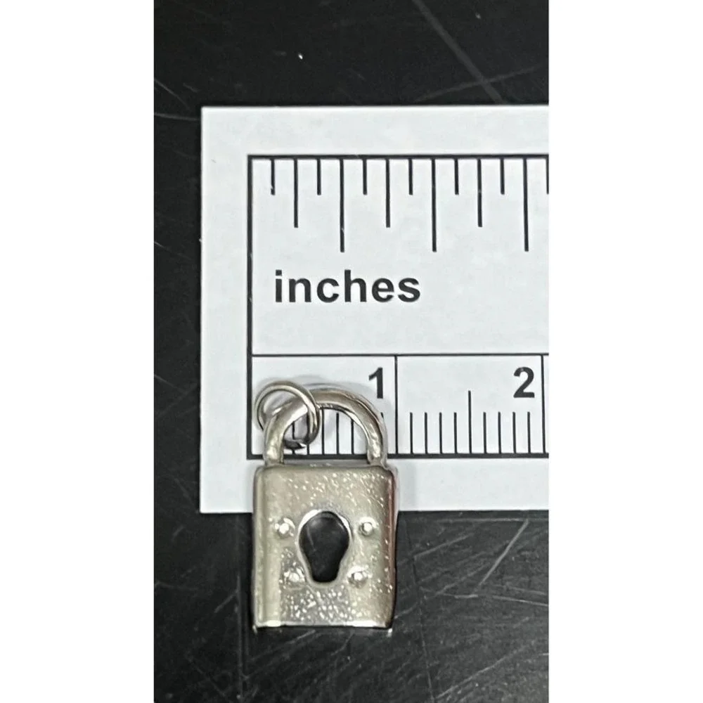 Padlock Charm Unisex OS Silver Excellent 18K White Gold PVD Stainless Steel‎